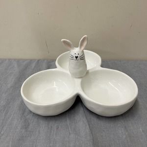 Whimsical Cupboard 10 Strawberry Street Easter Bunny Rabbit 3 Bowls Candy or Dip